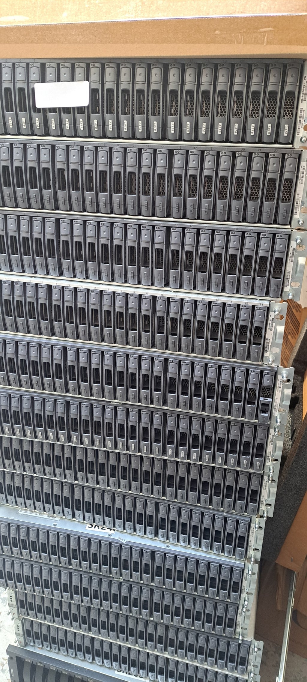 NetApp NAJ-1501 24x900Gb